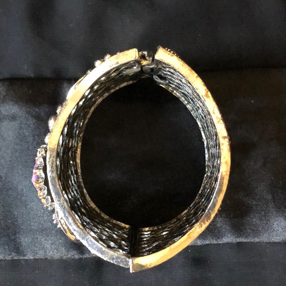 Cuff bracelet - Picture 5 of 5